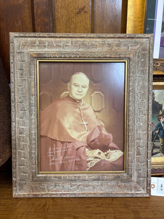 WOOD FRAME WITH POPE PRINT