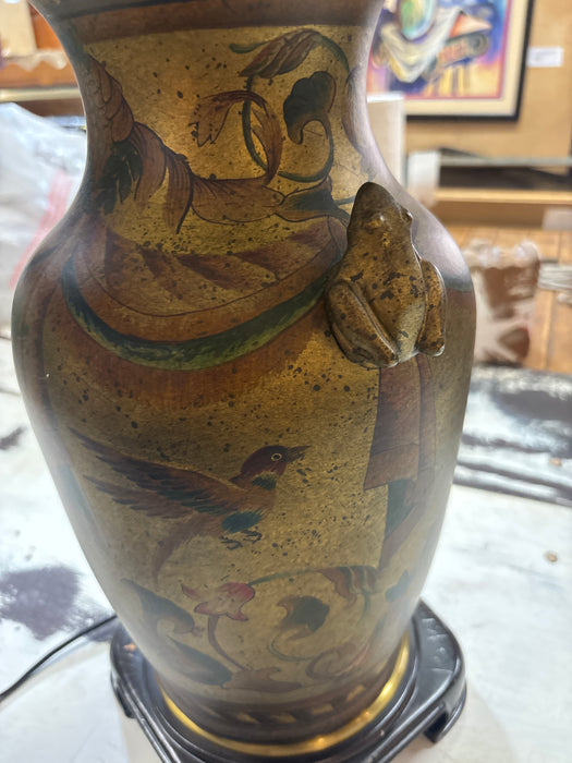 ASIAN PAINTED LAMP WITH BIRDS AND FROG HANDLES