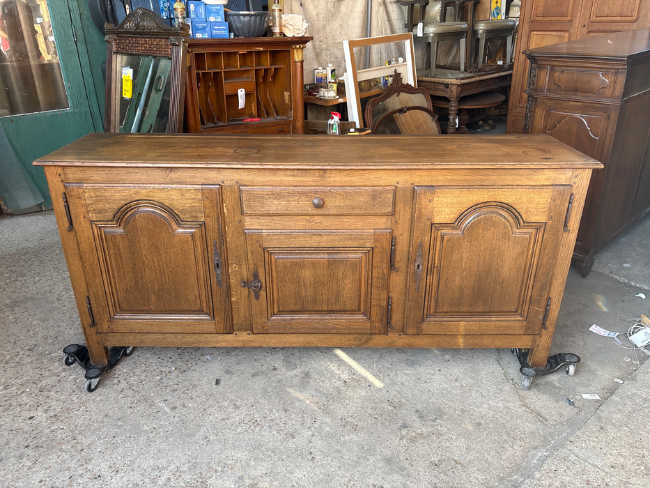 HEAVY OAK LOW SIDEBOARD WITH PLATE GROOVE