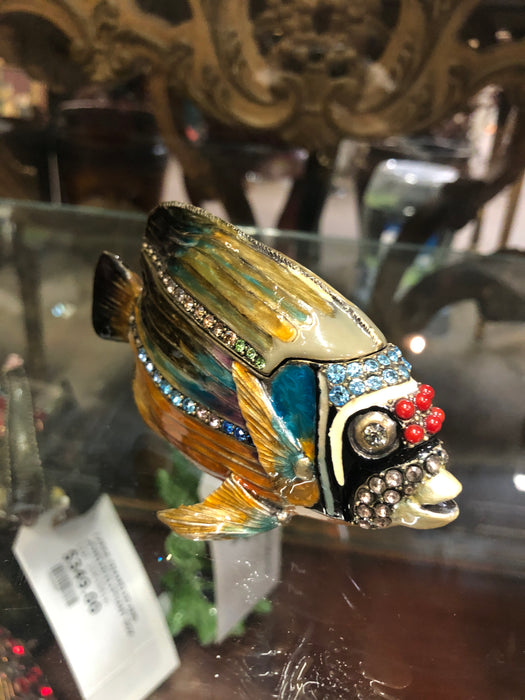 SMALL ENAMELED AND JEWELED FISH BOX