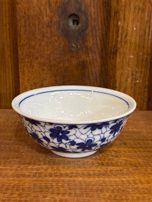 PAIR OF BLUE AND WHITE RICE BOWLS