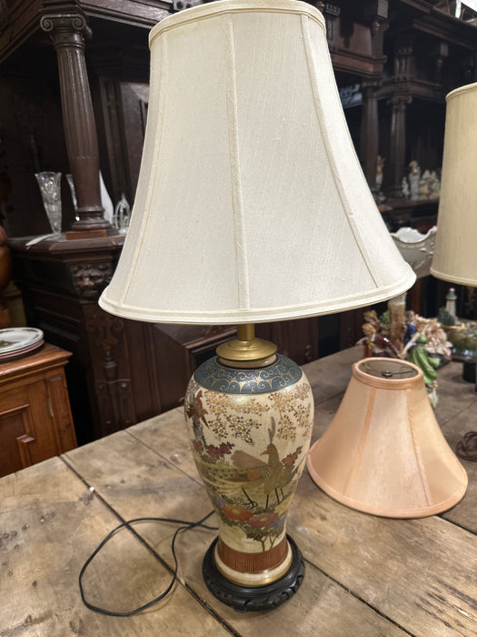 JAPANESE URN SHAPED PORCELAIN LAMP