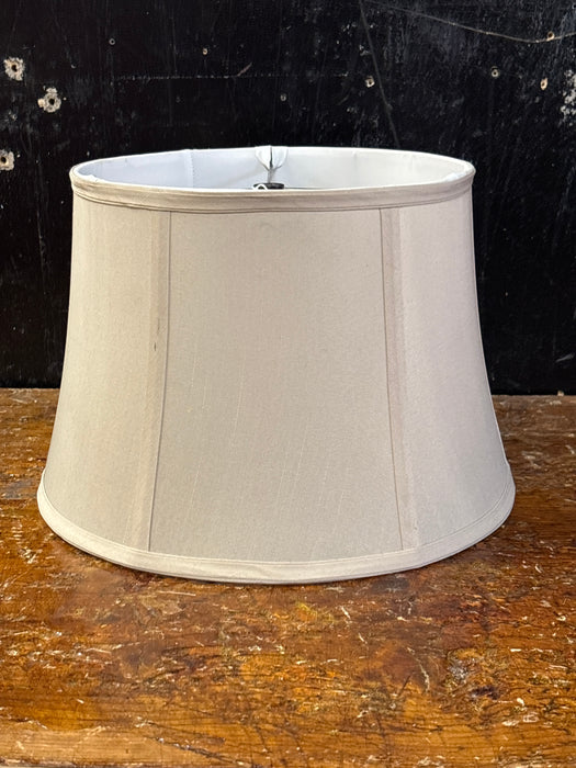 MEDIUM LINEN SHADE
