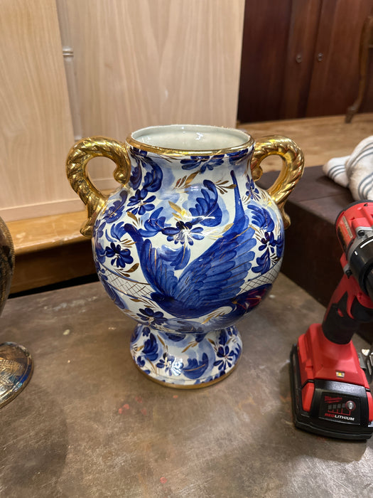 BLUE AND WHITE GOLD HANDLE VASE