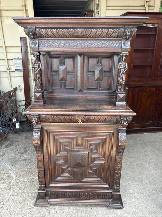 SMALL MICHELIN CARVED SERVER