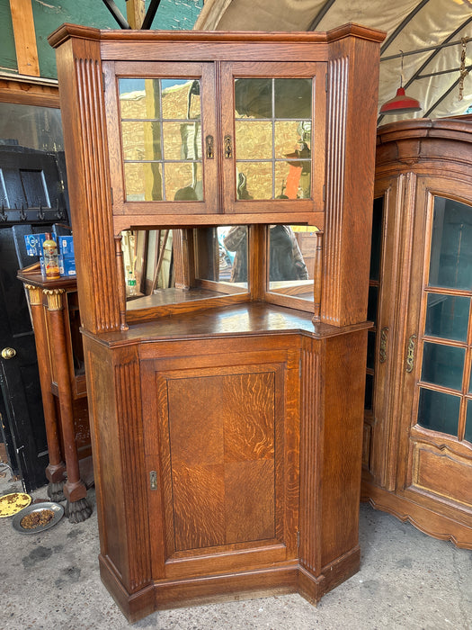 OAK TURN OF THE CENTURY CORNER CABINET