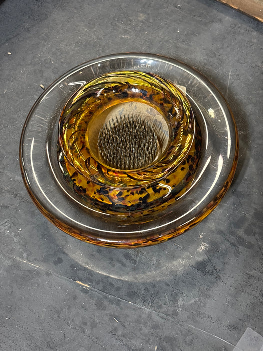 ART GLASS FLOWER FROG