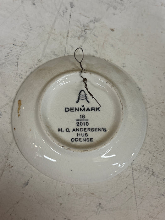 ROYAL COPENHAGEN H. C. ANDERSON’S HOUSE BUTTER PAT