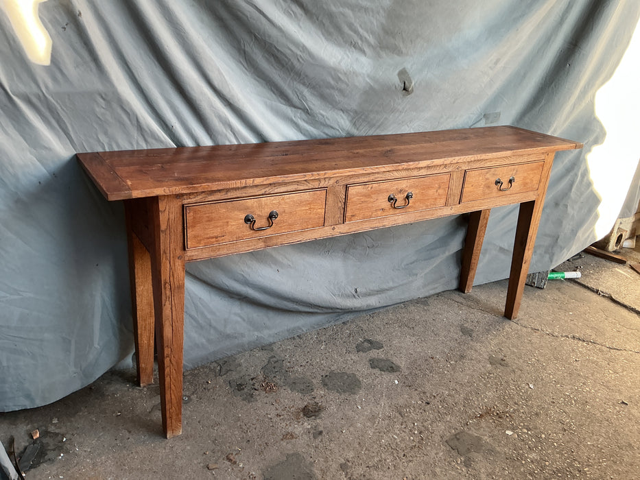 LONG PEGGED OAK CONSOLE WITH 3 DRAWERS AND TAPERED LEGS