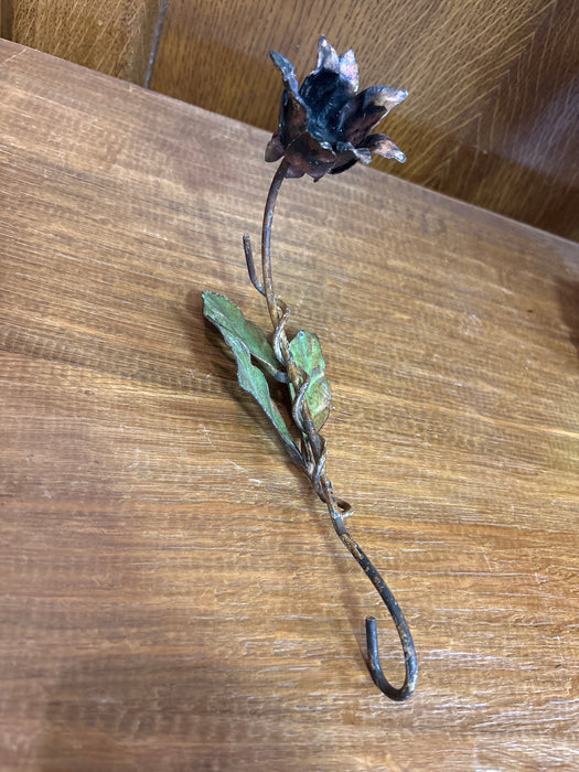 METAL FLOWER CANDLE HOLDER