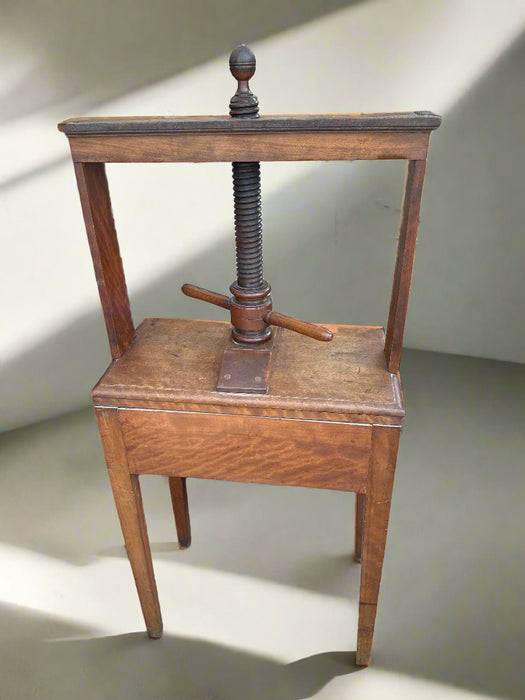 SMALL ENGLISH OAK BOOK PRESS