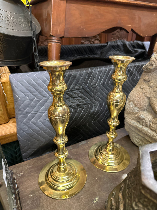 PAIR OF NOT OLD BRASS CANDLE STICKS