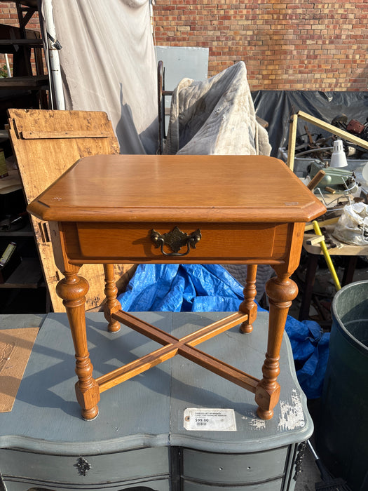 SMALL PEGGED OAK WILLIAM AND MARY STAND WITH DRAWER