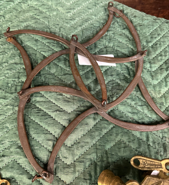 METAL ARTICULATED HANGER