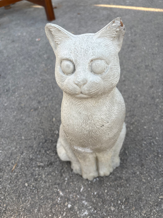 MEDIUM CONCRETE CAT