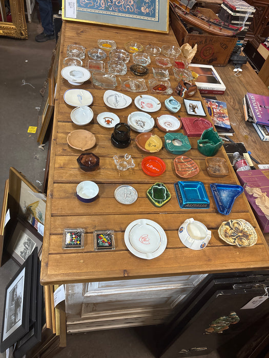 MISCELLANEOUS ASHTRAY 1 EACH OF 51