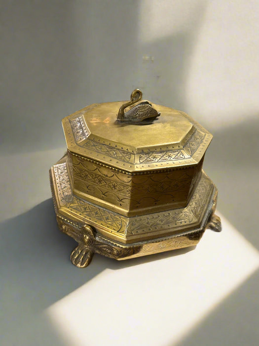BRONZE OCTAGON BOX WITH SWAN