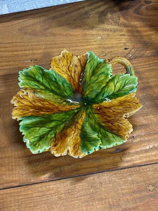 SMALL GREEN AND GOLD MAJOLICA LEAF DISH WITH HANDLE