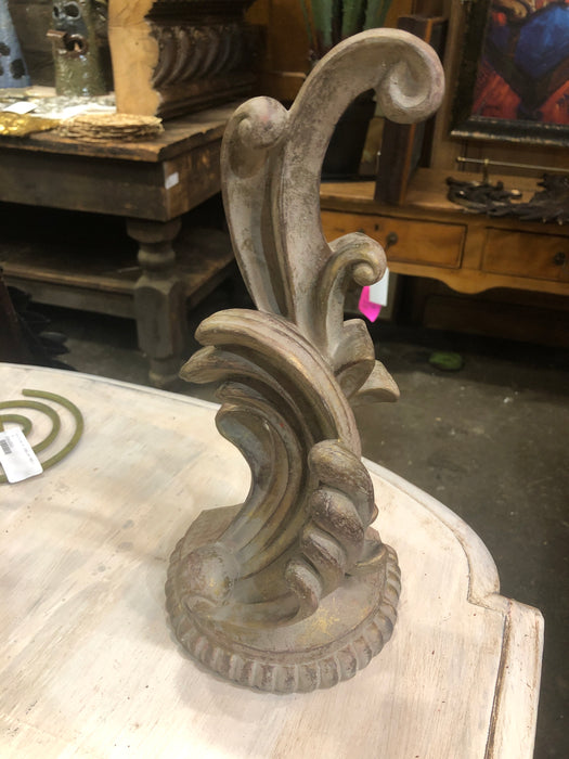 GREY AND GOLD RESIN SCONCE