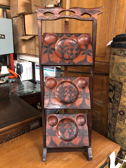 FOLDING MAHOGANT THREE TIERED PASTRY STAND