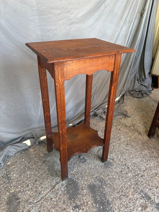 ARTS AND CRAFTS OAK SIDE TABLE WITH DRAWER