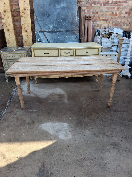 RAW TURNED AND FLUTED  LEG ROUGH SAWN PINE KITCHEN TABLE