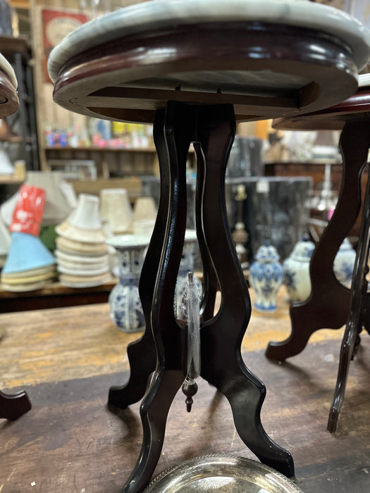 AMERICAN OVAL MARBLE TOP OCCASIONAL TABLE