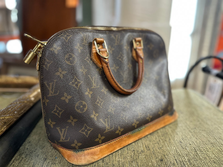 Neiman marcus 2024 louis vuitton handbags