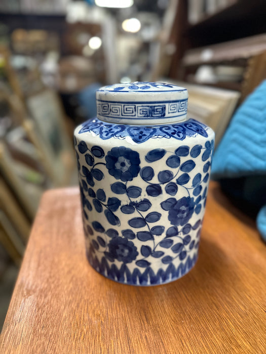 CHINESE COVERED JAR