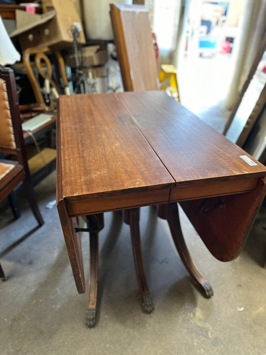 DUNCAN PHYFE MAHOGANY DROPLEAF TABLE WITH 2 LEAVES-AS FOUND