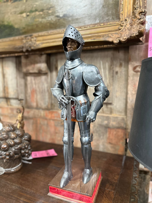 KNIGHT IN SUIT OF ARMOR ARM NEEDS STRING