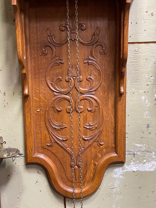 OAK HANGING WALL CLOCK