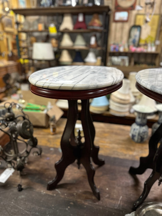 AMERICAN OVAL MARBLE TOP OCCASIONAL TABLE