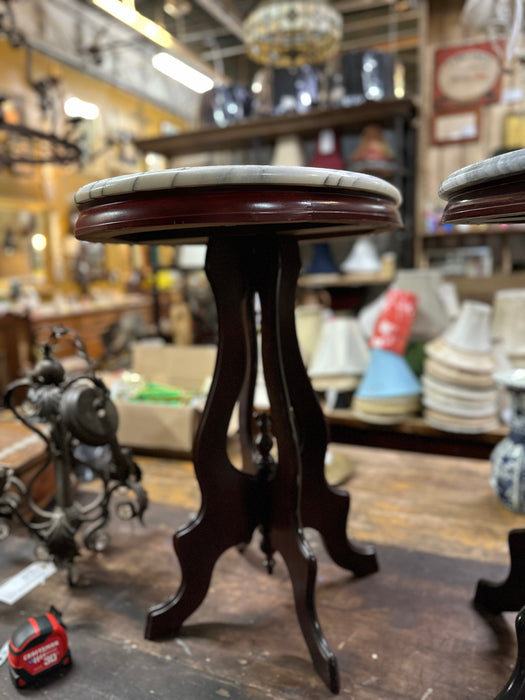 AMERICAN OVAL MARBLE TOP OCCASIONAL TABLE