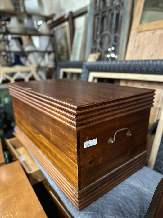 WOOD TRUNK WITH HINGED LID