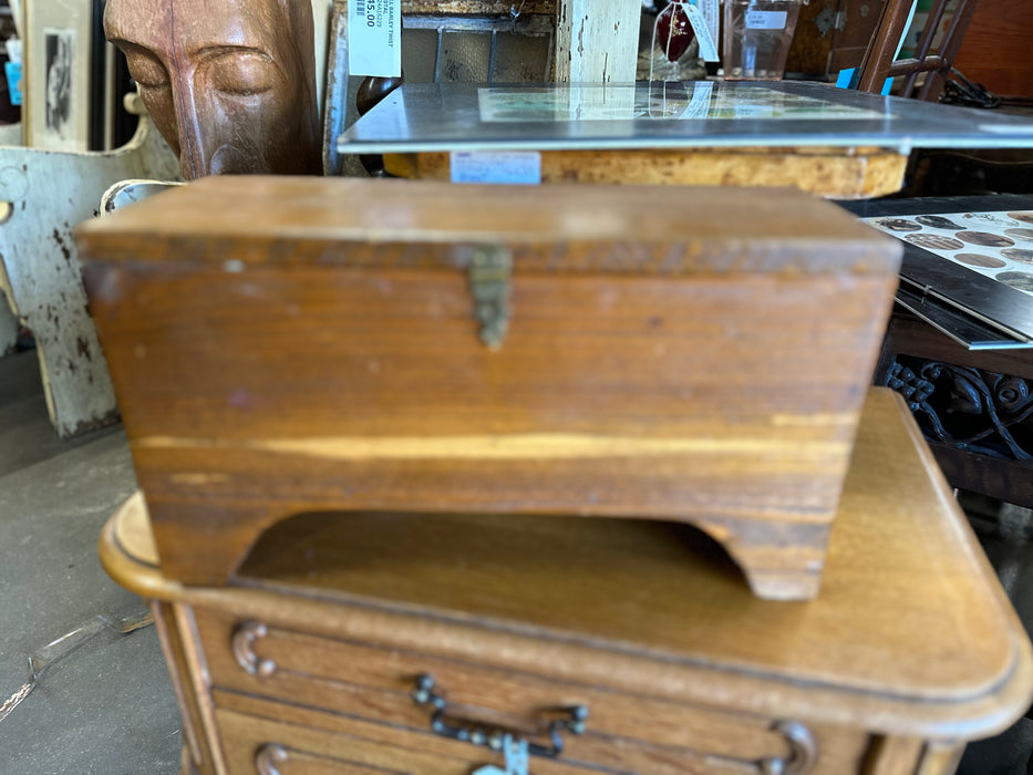 SMALL WOOD BOX