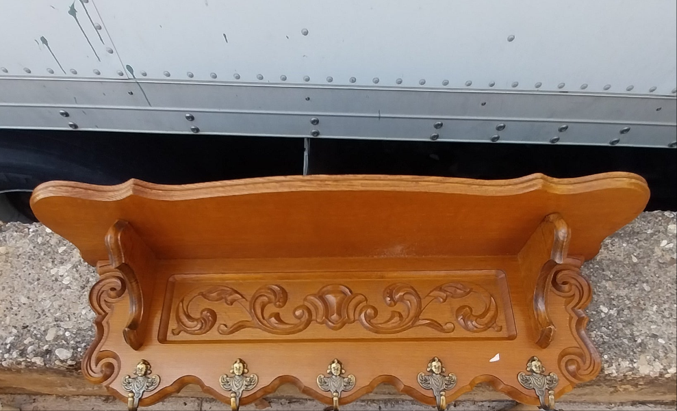 LOUIS XV WALL SHELF WITH CHERUB HOOKS