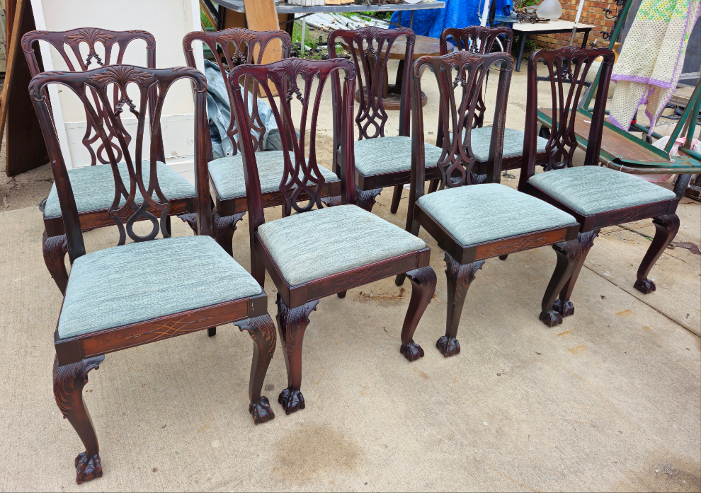 SET OF 8 MAHOGANY CHIPPENDALE DINING CHAIRS