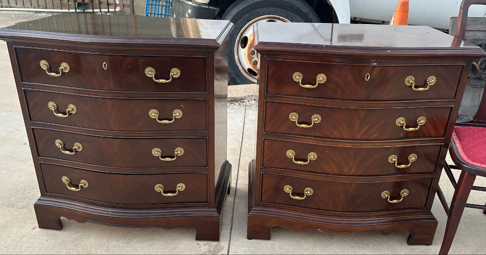 PAIR OF WALNUT 4 DRAWER FEDERAL CHESTS BY HERITAGE