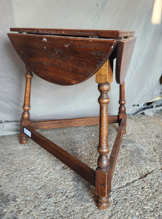 TRIANGLE DROP LEAF TABLE