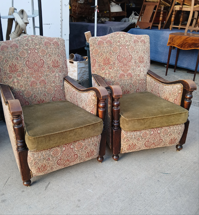 PAIR OF ENGLISH OAK LOUNGE CHAIRS