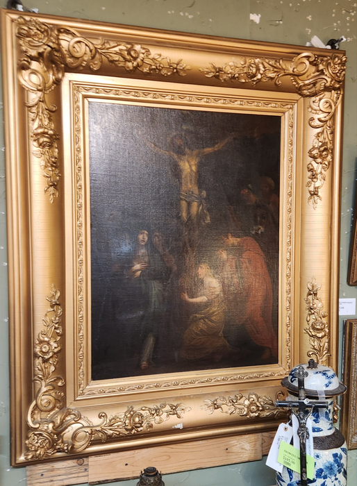 LARGE 17TH CENTURY GOLD FRAMED SPANISH SCHOOL CRUCIFIX OIL PAINTING
