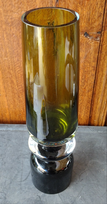 MODERN GREEN ART GLASS VASE