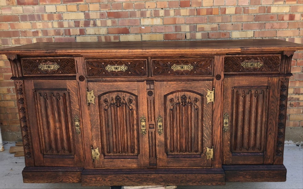 GOTHIC OAK ALTAR WITH LINENFOLD