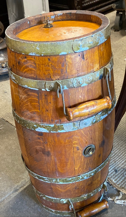 OAK WATER BARREL WITH TWO HANDLES