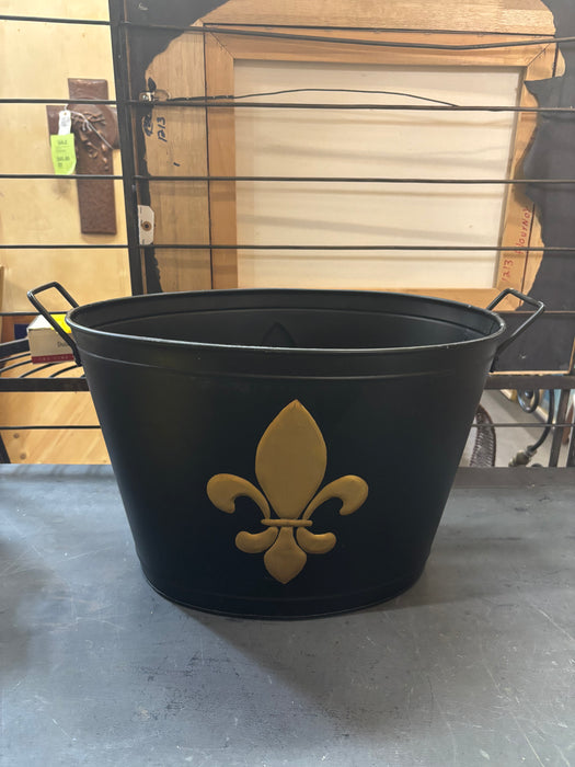 TIN BLACK HANDLED FLEUR DE LIS TUB