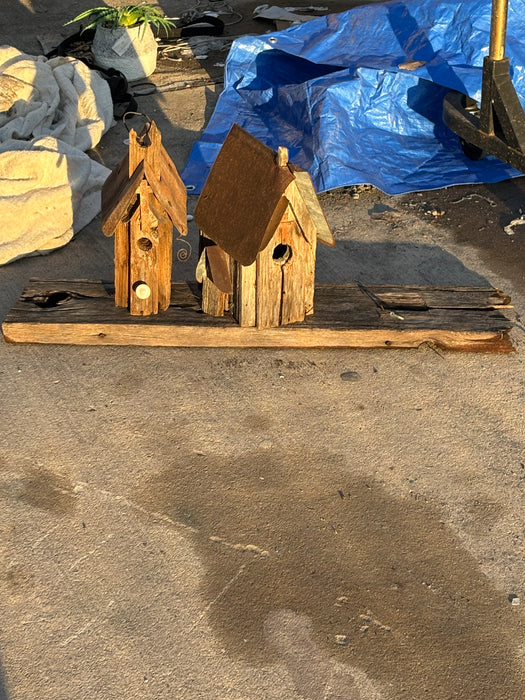 WOOD BIRD HOUSE 1 OF 2