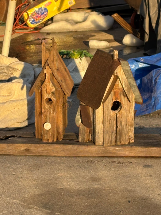 WOOD BIRD HOUSE 1 OF 2