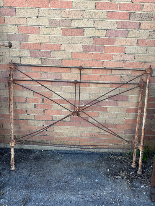 IRON STAR SHAPED BED FRAME FOR GARDEN