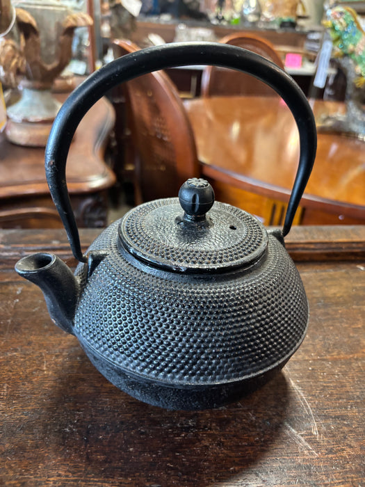 IRON ASIAN TEA POT